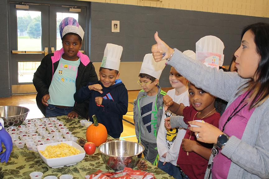 Students participate in a SNAP-Ed event at Sandy Hill Elementary School
